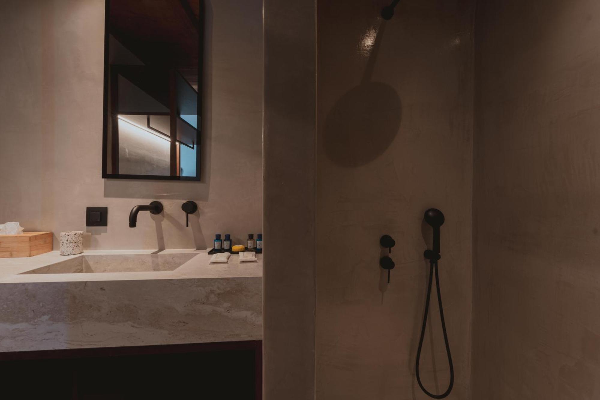Legends In Town, By Mykonos High Aparthotel Mykonos Town Bagian luar foto